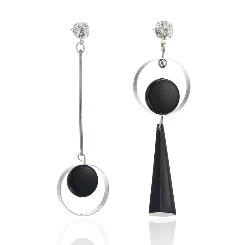 Symmetric AB Version Circle European and American Fashion Exaggerated Long Earrings Korean Personalized Earrings Earrings Female
Symmetric AB Version Circle European and American Fashion Exaggerated Long Earrings Korean Personalized Earrings Earrings Female