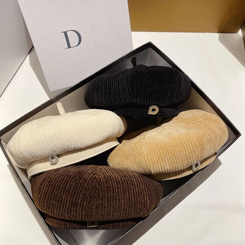New Retro corduroy hat for women fashion ladies style beret Decorative letter D Pumpkin hat outdoor wild landlord Cap 
New Retro corduroy hat for women fashion ladies style beret Decorative letter D Pumpkin hat outdoor wild landlord Cap