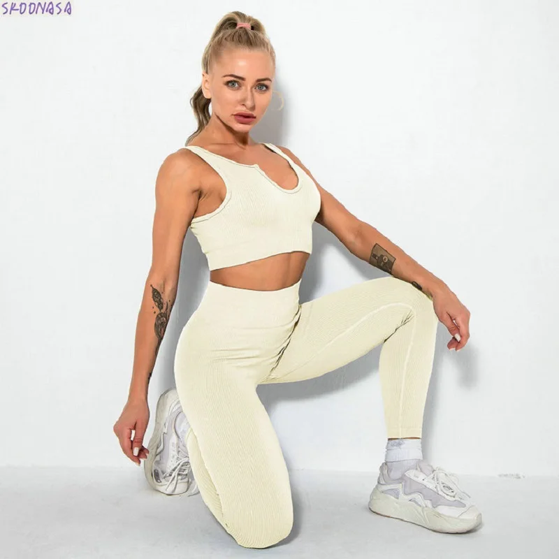 Fitness Yoga Sportswear Professional Running Seamless Fitness Bra Trousers Comfortable and Breathable Sportswear Two-piece Suit
Fitness Yoga Sportswear Professional Running Seamless Fitness Bra Trousers Comfortable and Breathable Sportswear Two-piece Suit