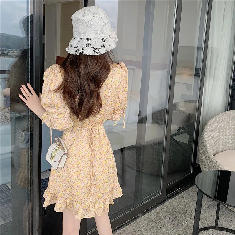 Ins Vintage Style Summer Ruffles A-line Dresses V-neck Print Chic Dress Elegant Fashion Brand Women's Clothing Korean New
Ins Vintage Style Summer Ruffles A-line Dresses V-neck Print Chic Dress Elegant Fashion Brand Women's Clothing Korean New
