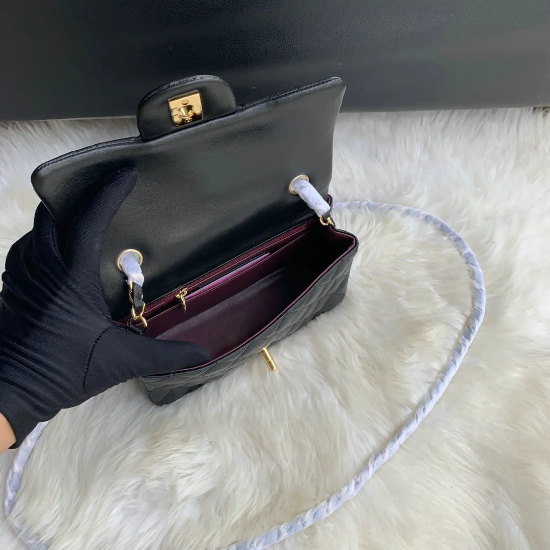 2021 new original quality real leather luxury handbag women famous brands High Quality New style fashionable single shoulder bag
2021 new original quality real leather luxury handbag women famous brands High Quality New style fashionable single shoulder bag