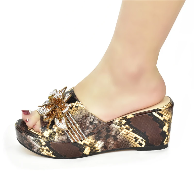 New Arrival Womens Platform Heels High Heels Sexy Ladies Leopard Shoes Metal Buckle Decoration Women Shoes Wedding Shoes Bride
New Arrival Womens Platform Heels High Heels Sexy Ladies Leopard Shoes Metal Buckle Decoration Women Shoes Wedding Shoes Bride