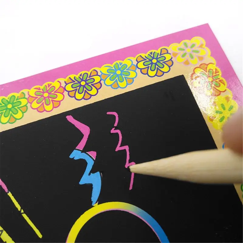 12 pcs Color Border Scratch Art Paper Magic Painting Paper with Drawing Stick For Kids Toy Colorful Drawing Toys 
12 pcs Color Border Scratch Art Paper Magic Painting Paper with Drawing Stick For Kids Toy Colorful Drawing Toys