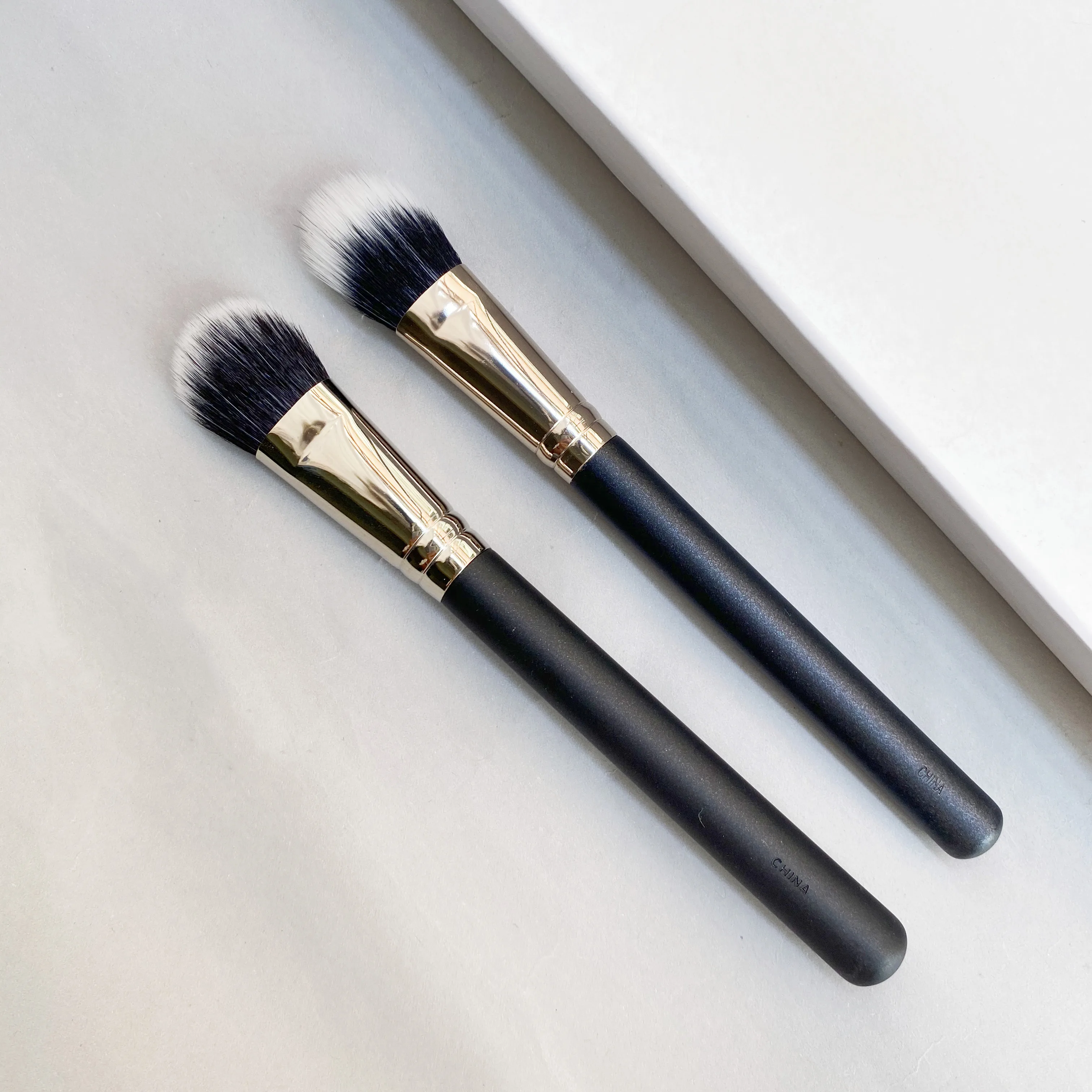 Duo Fibre Cream/Powder 159 / Foundation Concealer Blush Makeu Brush 13 - Face Shading Blusher Highlight Beauty Cosmetics Tools
Duo Fibre Cream/Powder 159 / Foundation Concealer Blush Makeu Brush 13 - Face Shading Blusher Highlight Beauty Cosmetics Tools