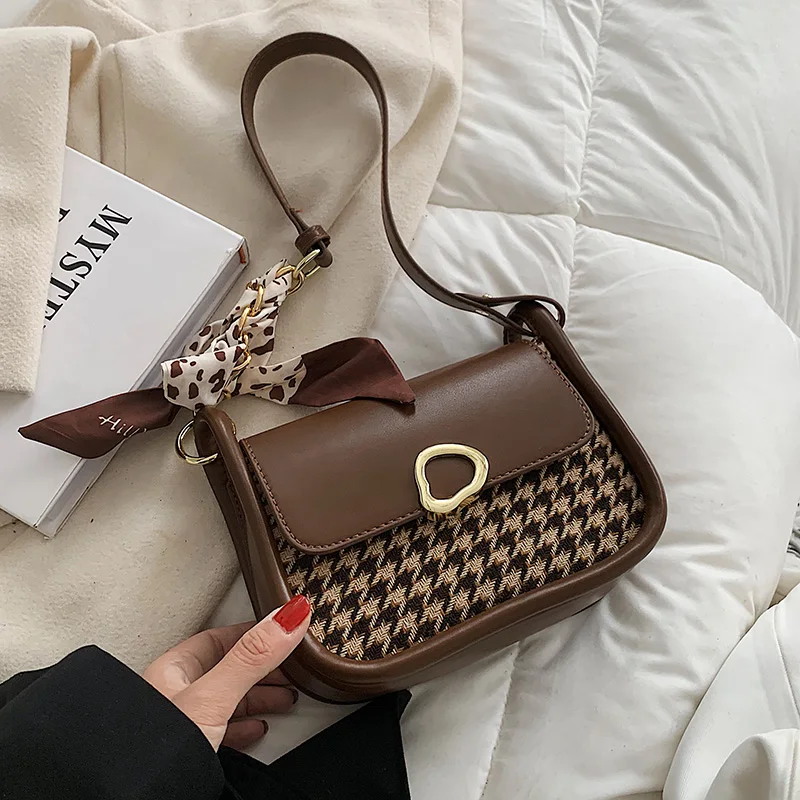 2021 Winter Branded Designer Fashion Small PU Leather Underarm Crossbody Shoulder Bags with Ribbon Female Handbags and Purses
2021 Winter Branded Designer Fashion Small PU Leather Underarm Crossbody Shoulder Bags with Ribbon Female Handbags and Purses