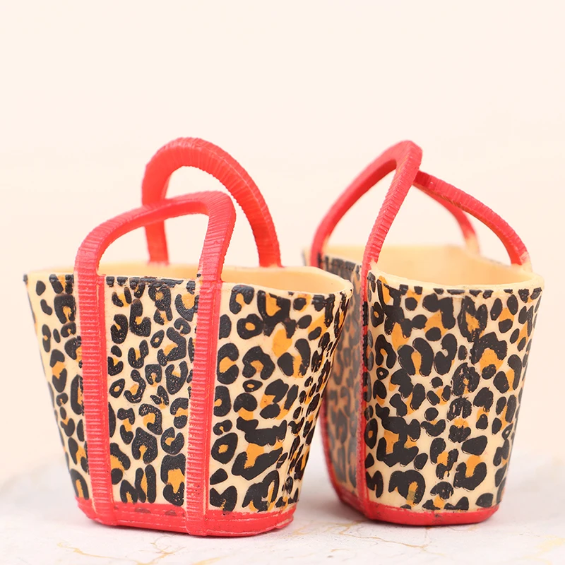 New Hot!2pcs 1:6 1:12 Dollhouse Miniature Decor Dollhouse Fashion Leopard Handbag Carrying Bag
New Hot!2pcs 1:6 1:12 Dollhouse Miniature Decor Dollhouse Fashion Leopard Handbag Carrying Bag