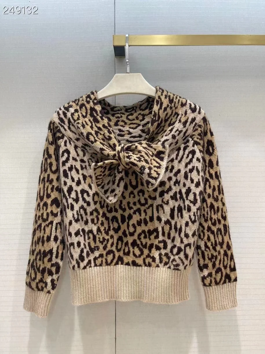 Fyion Brand Sweaters Women Pullovers Jumper Bow Collar Knit Casual Leopard Print Runway Design 2021 Autumn Winter Korean Style
Fyion Brand Sweaters Women Pullovers Jumper Bow Collar Knit Casual Leopard Print Runway Design 2021 Autumn Winter Korean Style