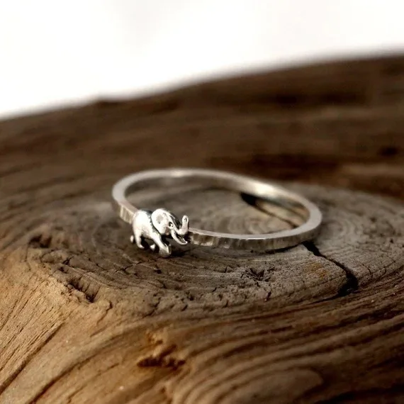 Fashion Simple Silver Plated Black Elephant Ring Women's Casual Jewelry Cocktail Ring Girl's Party Wedding Gift Size Us6-10
Fashion Simple Silver Plated Black Elephant Ring Women's Casual Jewelry Cocktail Ring Girl's Party Wedding Gift Size Us6-10