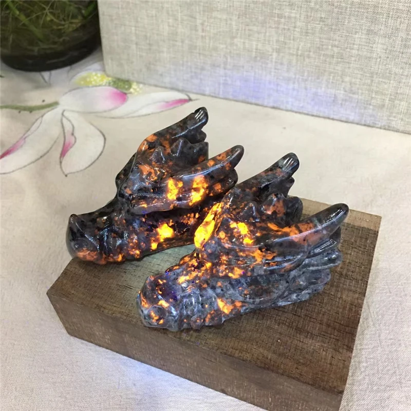 7cm Natural Stone Yooperlite Crystal Handmade Carved Dragon Head Skull Polished Animal Powerful Statue for Home Decoration Gift
7cm Natural Stone Yooperlite Crystal Handmade Carved Dragon Head Skull Polished Animal Powerful Statue for Home Decoration Gift