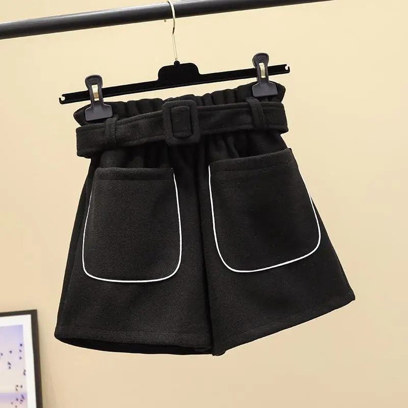 2021 New Autumn Winter Women Woolen Thicken Warm Elegant Fashion High Waist A-Line Wide Leg Boots Shorts with Belt Y565
2021 New Autumn Winter Women Woolen Thicken Warm Elegant Fashion High Waist A-Line Wide Leg Boots Shorts with Belt Y565