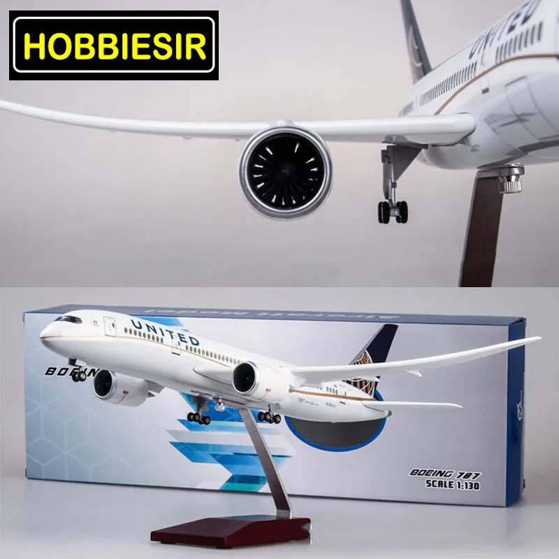 Самолеты в масштабе 1/130, 43 см, модель самолета Боинг 787 B787, американские авиакомпании United Airlines с подсветкой, посадочное колесо, литая игрушка
Самолеты в масштабе 1/130, 43 см, модель самолета Боинг 787 B787, американские авиакомпании United Airlines с подсветкой, посадочное колесо, литая игрушка