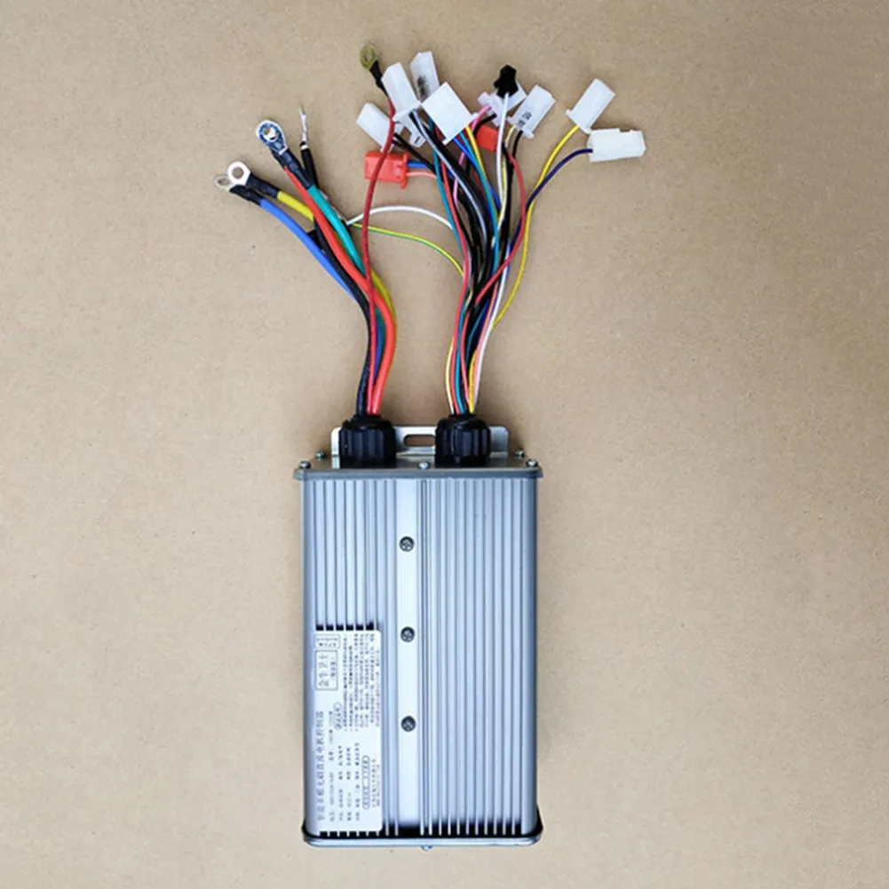 Brushless Hub Motor Controller 1200W 48V/60V/72V 50A 18mos For 1500W-2000W 38A-50A Brushless Controller Electric Bike
Brushless Hub Motor Controller 1200W 48V/60V/72V 50A 18mos For 1500W-2000W 38A-50A Brushless Controller Electric Bike
