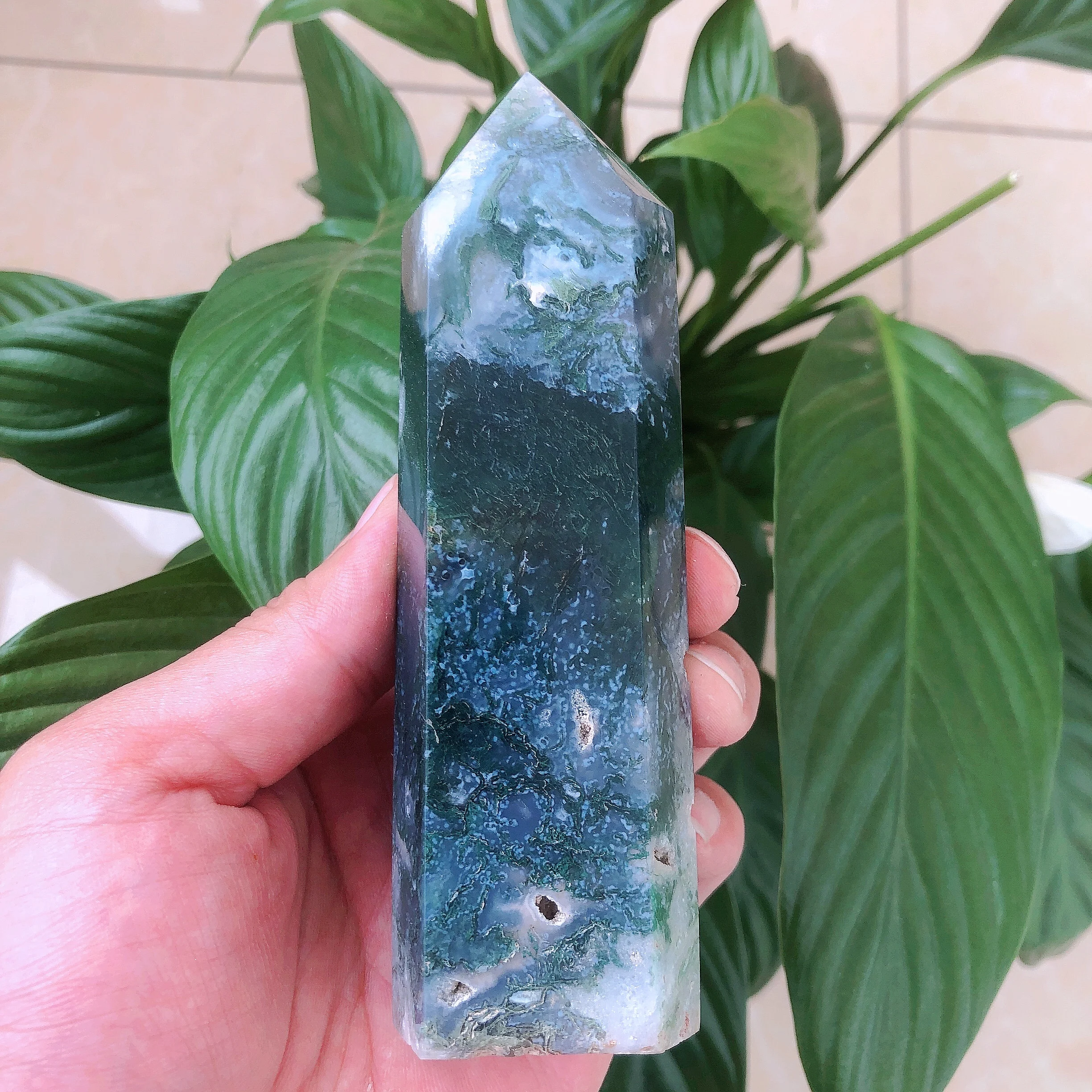 1pc Natural Crystals Quartz Moss Agate Tower Point Energy Reiki Stones Room Home Office Aquarium Decoration Accessories Gemstone 
1pc Natural Crystals Quartz Moss Agate Tower Point Energy Reiki Stones Room Home Office Aquarium Decoration Accessories Gemstone