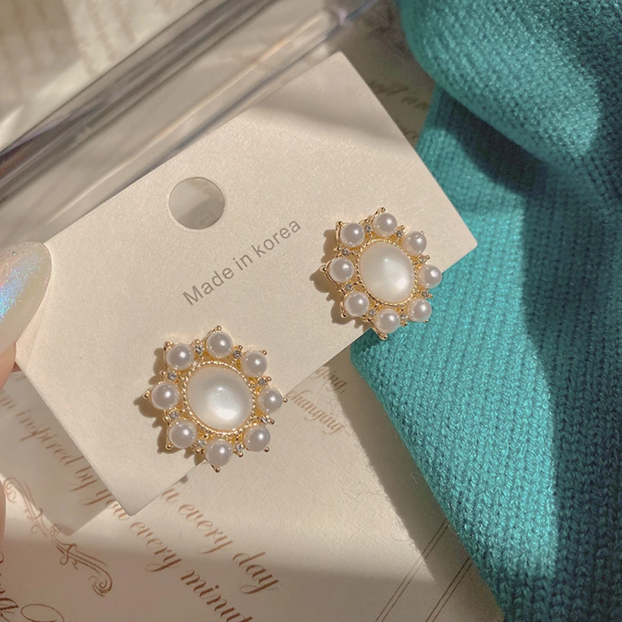 Korean Earrings 2021 Trend Fashion Jewelry New Design Gold Plated Charm Crystal Rhinestone Pearl Earrings For Women Girls
Korean Earrings 2021 Trend Fashion Jewelry New Design Gold Plated Charm Crystal Rhinestone Pearl Earrings For Women Girls