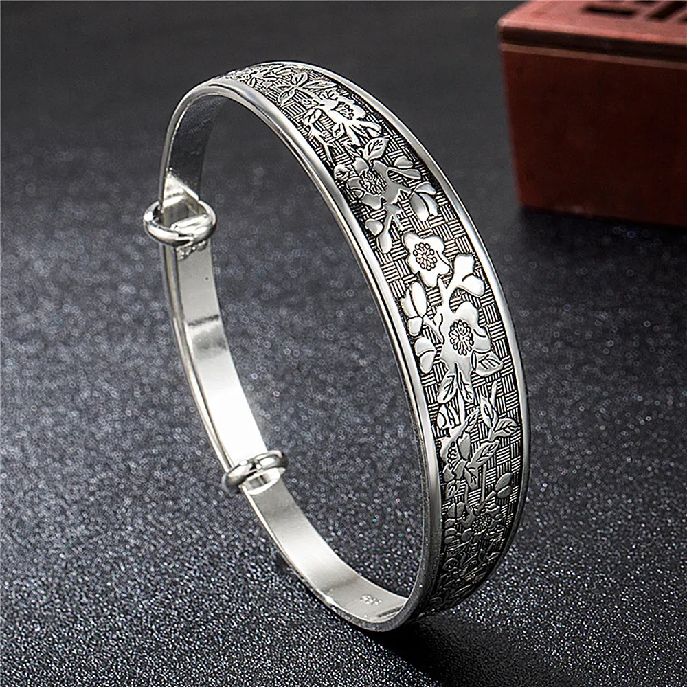 Vintage Fashion Flower Carving Adjustable Bangle Bracelets for Women Thai Silver Color Jewelry Trendy Accessories Birthday Gifts
Vintage Fashion Flower Carving Adjustable Bangle Bracelets for Women Thai Silver Color Jewelry Trendy Accessories Birthday Gifts