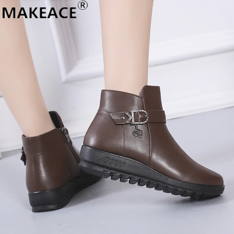 Winter Mother Boots Fashion Short Tube Bare Boots 41 Size Women's Shoes Outdoor Leisure Slope with Soft Leather Platform Boots
Winter Mother Boots Fashion Short Tube Bare Boots 41 Size Women's Shoes Outdoor Leisure Slope with Soft Leather Platform Boots