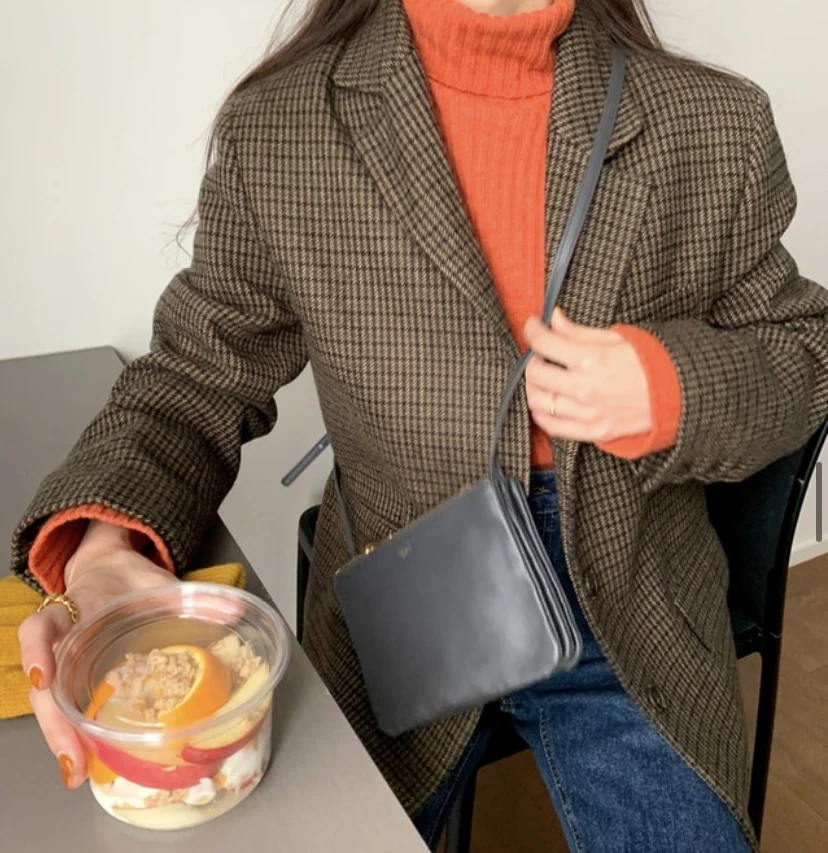 HziriP 2021 Vintage Stylish Plaid Clothe Blazers Plus High Street Hot Sale Women Loose OL Elegant New Jacket Minimalist Coats
HziriP 2021 Vintage Stylish Plaid Clothe Blazers Plus High Street Hot Sale Women Loose OL Elegant New Jacket Minimalist Coats