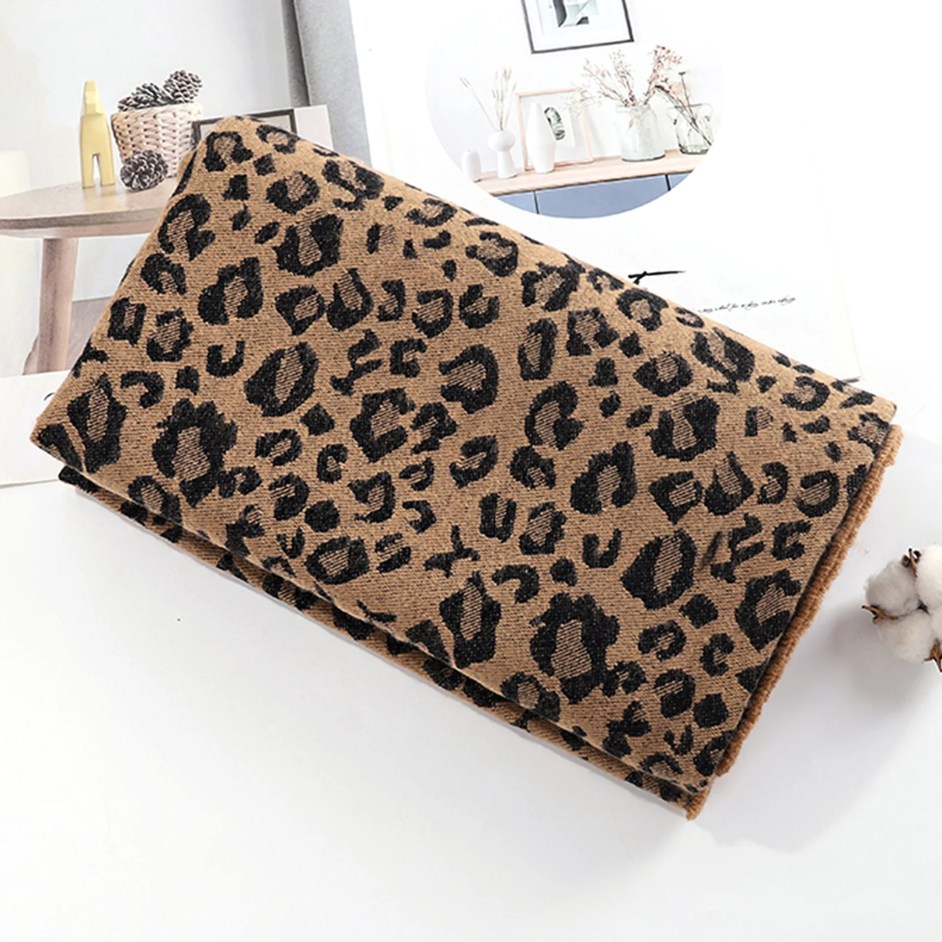 New style classic autumn and winter imitation cashmere cloak woven jacquard leopard scarf female shawl
New style classic autumn and winter imitation cashmere cloak woven jacquard leopard scarf female shawl