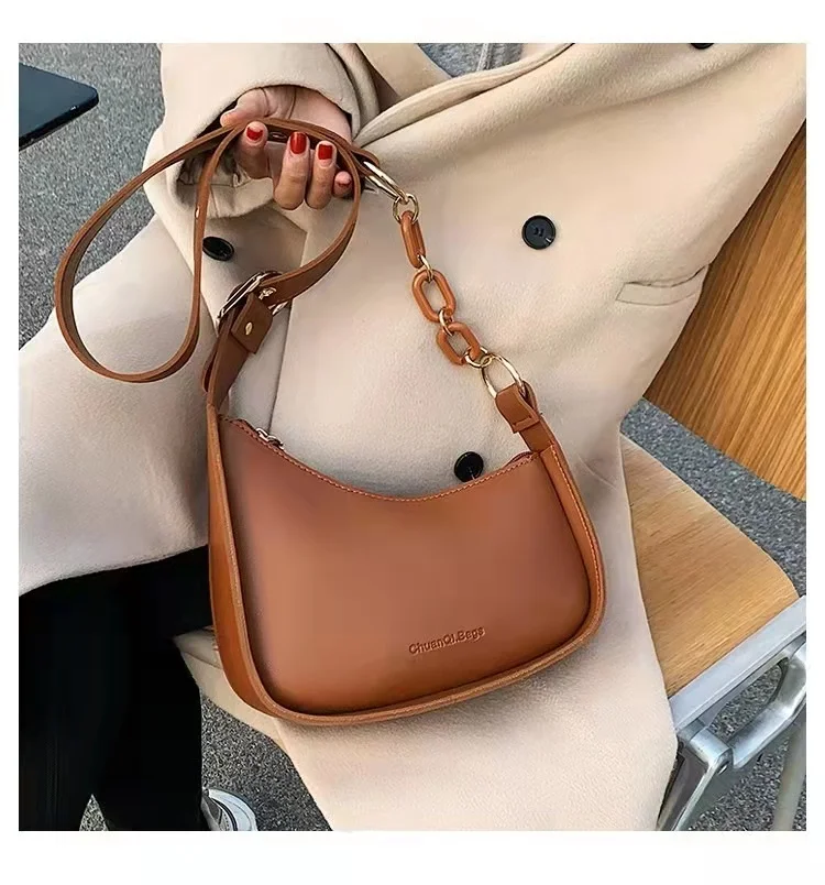 

Bolsa crossbody de couro pu simples e retrô, bolsa feminina de marca de luxo com corrente de 2022, bolsa de ombro, bolsa de axil