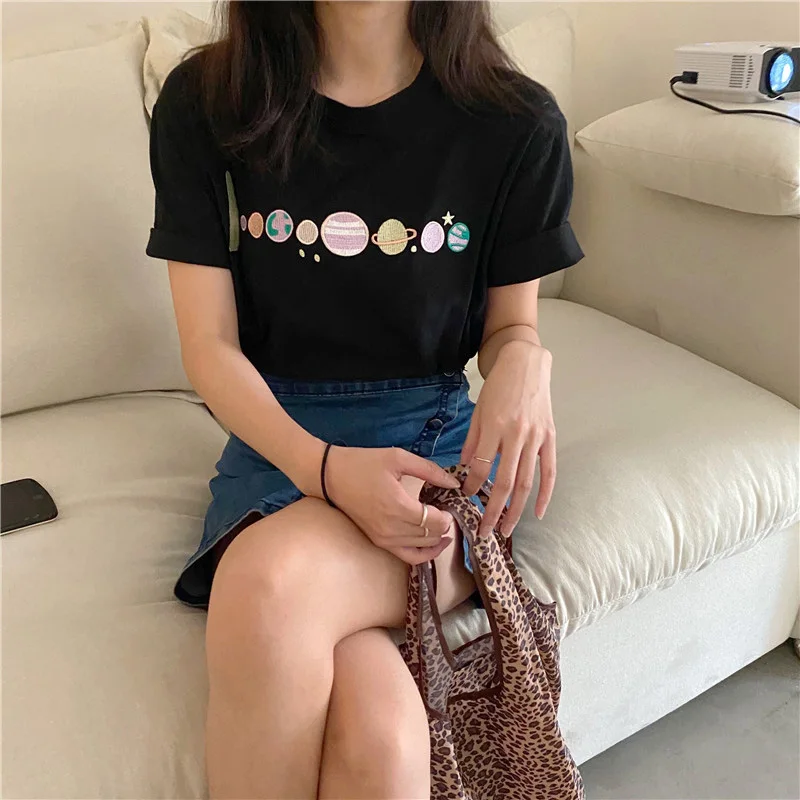 2021 Space Milky Way Planet Universe Embroidered T-shirt Fashion Loose Korean Student Short Sleeve T-shirt Ladies Summer T-shirt
2021 Space Milky Way Planet Universe Embroidered T-shirt Fashion Loose Korean Student Short Sleeve T-shirt Ladies Summer T-shirt