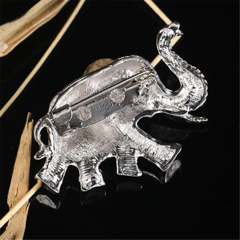 Retro Luxury Style Pins For Clothes Inlaid diamond Elephant Metal Pin Badge On Backpack Bag Clothing Collar Jeans Gifts Brooch 
Retro Luxury Style Pins For Clothes Inlaid diamond Elephant Metal Pin Badge On Backpack Bag Clothing Collar Jeans Gifts Brooch