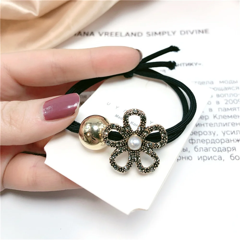 Ins Rhinestone Women Elastic Hair Bands Girls Pearl Flower Scrunchie Ponytail Holder Hair Rope Fashion Hair Tie Hair Accessories
Ins Rhinestone Women Elastic Hair Bands Girls Pearl Flower Scrunchie Ponytail Holder Hair Rope Fashion Hair Tie Hair Accessories