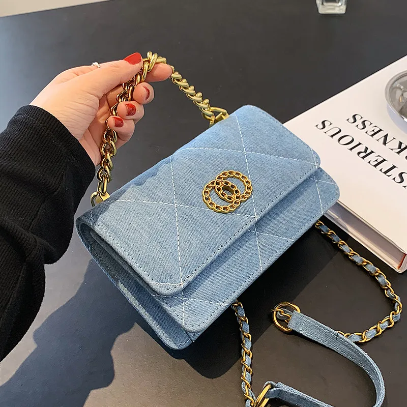 Luxury Designer Jeans Shoulder Bags Women Denim Chain Crossbody Bags for Women 2021 Fashion Lattice Women's Handbags Flap Purse 
Luxury Designer Jeans Shoulder Bags Women Denim Chain Crossbody Bags for Women 2021 Fashion Lattice Women's Handbags Flap Purse