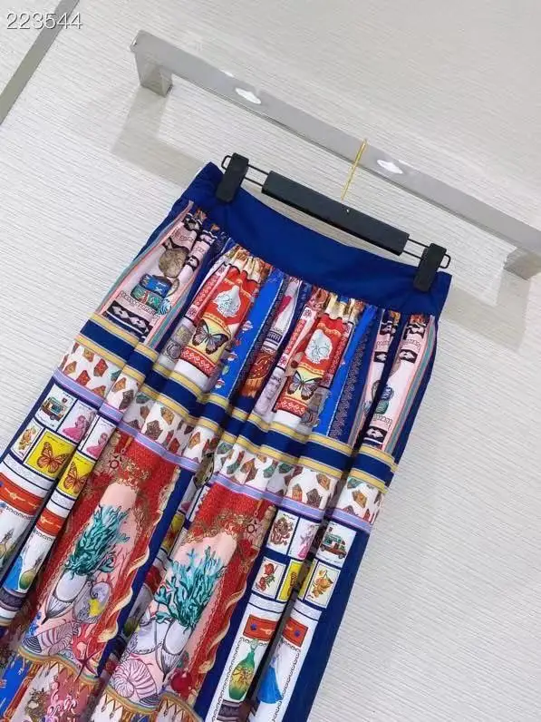 2021 New Runway Designer Summer Long Skirt Women's Elegant Flower Print Bohemian Hot Skirt Female
2021 New Runway Designer Summer Long Skirt Women's Elegant Flower Print Bohemian Hot Skirt Female