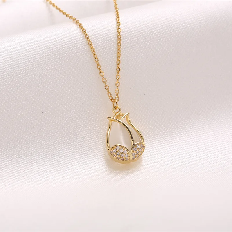 Luxury Dainty Women Pendant Necklace Zircon Butterfly Dance Girl Bamboo Crown Lock Clavicle Chain Fashion Wedding Party Jewelry
Luxury Dainty Women Pendant Necklace Zircon Butterfly Dance Girl Bamboo Crown Lock Clavicle Chain Fashion Wedding Party Jewelry