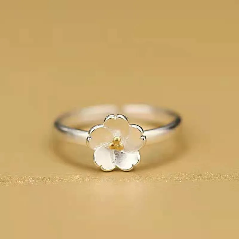 European Hot Deals Clover Single flower four-leaf clover Ring S925 sterling silver jewelry Original high-quality craftsmanship
European Hot Deals Clover Single flower four-leaf clover Ring S925 sterling silver jewelry Original high-quality craftsmanship