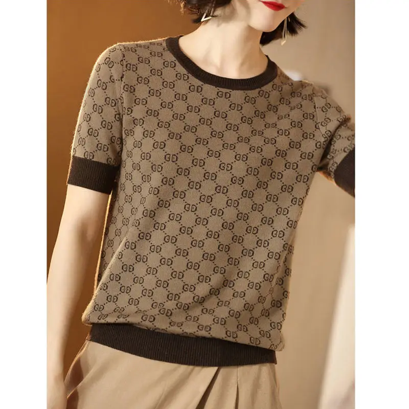 Ice Silk Short Sleeve T-shirt Women's Spring Clothing 2021 New Casual Versatile T-shirt Retro Loose Temperament Top Fashion
Ice Silk Short Sleeve T-shirt Women's Spring Clothing 2021 New Casual Versatile T-shirt Retro Loose Temperament Top Fashion