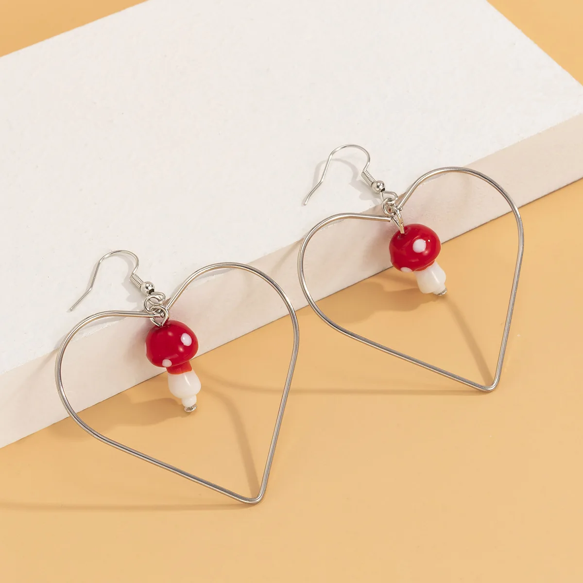 Vintage Trendy Red Resin Mushroom Hollow Heart Drop Earrings For Women Fashion Simple Party Jewelry Geometric Dangle Brincos
Vintage Trendy Red Resin Mushroom Hollow Heart Drop Earrings For Women Fashion Simple Party Jewelry Geometric Dangle Brincos