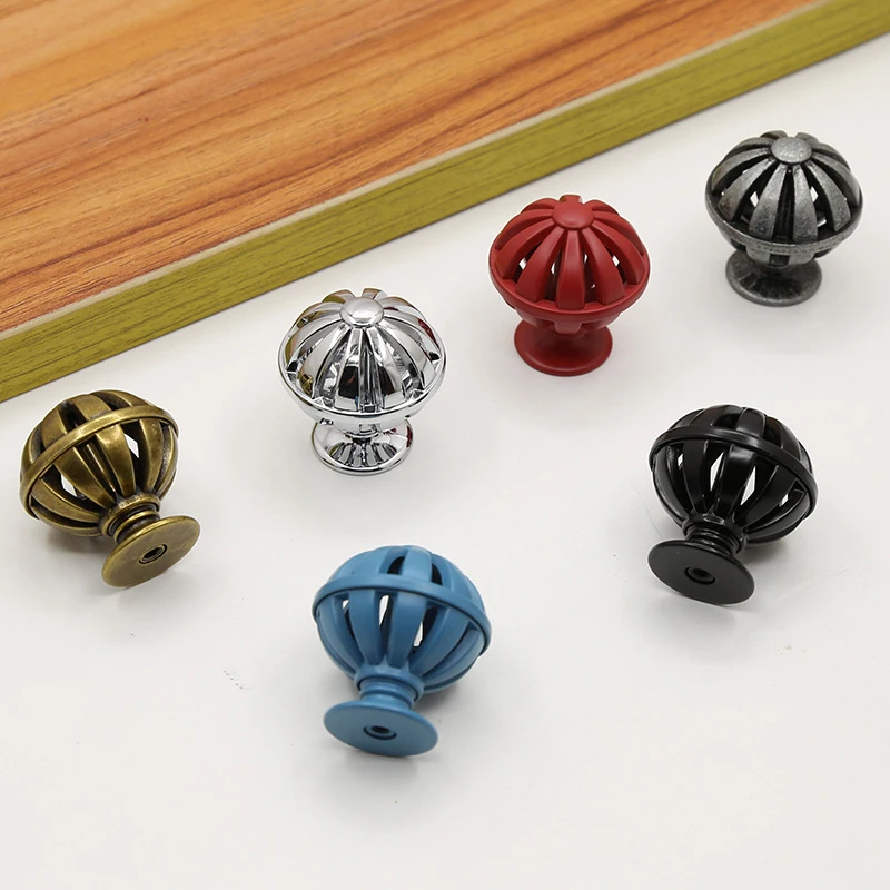 1pcs Zinc Alloy Drawer Knobs Drawer Closet Cupboard Wardrobe Furniture Pull Handle Bird Cage Hollow Handle
1pcs Zinc Alloy Drawer Knobs Drawer Closet Cupboard Wardrobe Furniture Pull Handle Bird Cage Hollow Handle