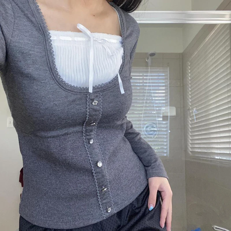 Dourbesty Kawaii Preppy Style Grey Tshirts Button Patchwork Full Sleeve Slim Fit Crop Top Harajuku Sweet Pullover Tee Women 2022
Dourbesty Kawaii Preppy Style Grey Tshirts Button Patchwork Full Sleeve Slim Fit Crop Top Harajuku Sweet Pullover Tee Women 2022