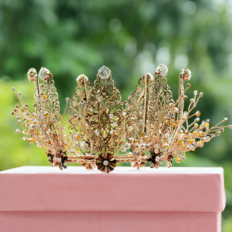 Vintage Wedding Headdress round Bridal Crown Bridal Ornament Boutique Headdress Handmade Crystal Wedding Ornament
Vintage Wedding Headdress round Bridal Crown Bridal Ornament Boutique Headdress Handmade Crystal Wedding Ornament