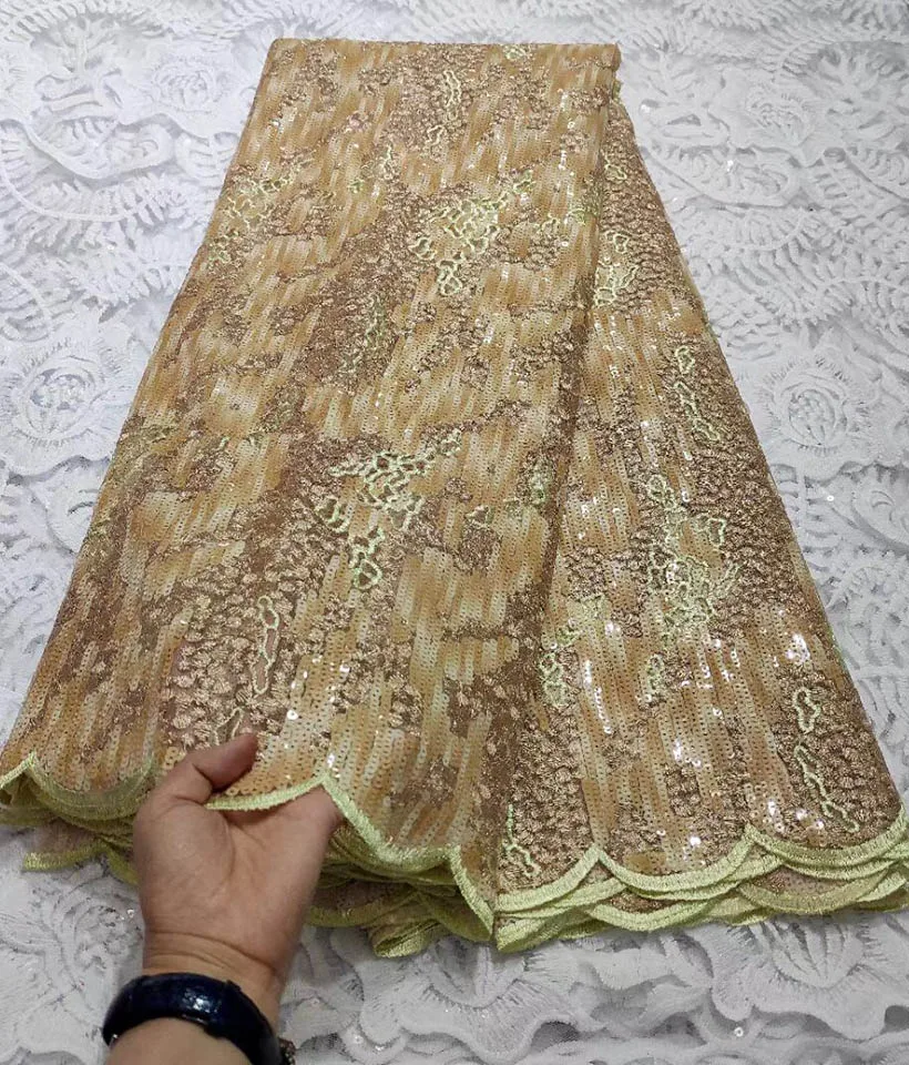 New Golden Luxury African Sequins Lace Fabric 2022 French Net Sequens ,High Quality Embroidery Nigerian Wedding Party Tulle Lace
New Golden Luxury African Sequins Lace Fabric 2022 French Net Sequens ,High Quality Embroidery Nigerian Wedding Party Tulle Lace