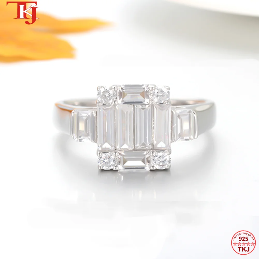 TKJ Luxury AAA+ Baguette Cubic Zirconia Engagement Ring for Women Genuine 925 Silver Wedding Band Ring Party Fine Jewelry Gift
TKJ Luxury AAA+ Baguette Cubic Zirconia Engagement Ring for Women Genuine 925 Silver Wedding Band Ring Party Fine Jewelry Gift