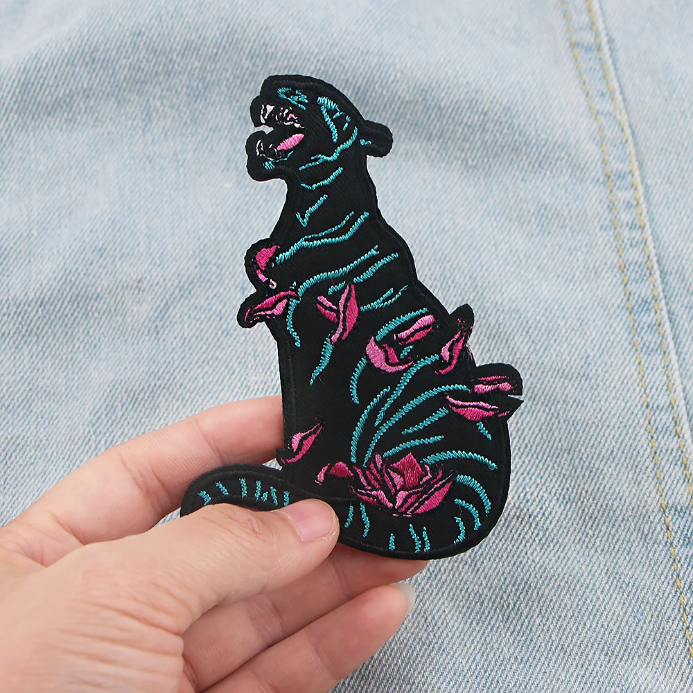 ZF1315 1pcs Black Tiger Sticker For Clothing Applications Patches On Clothes Iron Embroidered Patch For Backpack Badge 
ZF1315 1pcs Black Tiger Sticker For Clothing Applications Patches On Clothes Iron Embroidered Patch For Backpack Badge