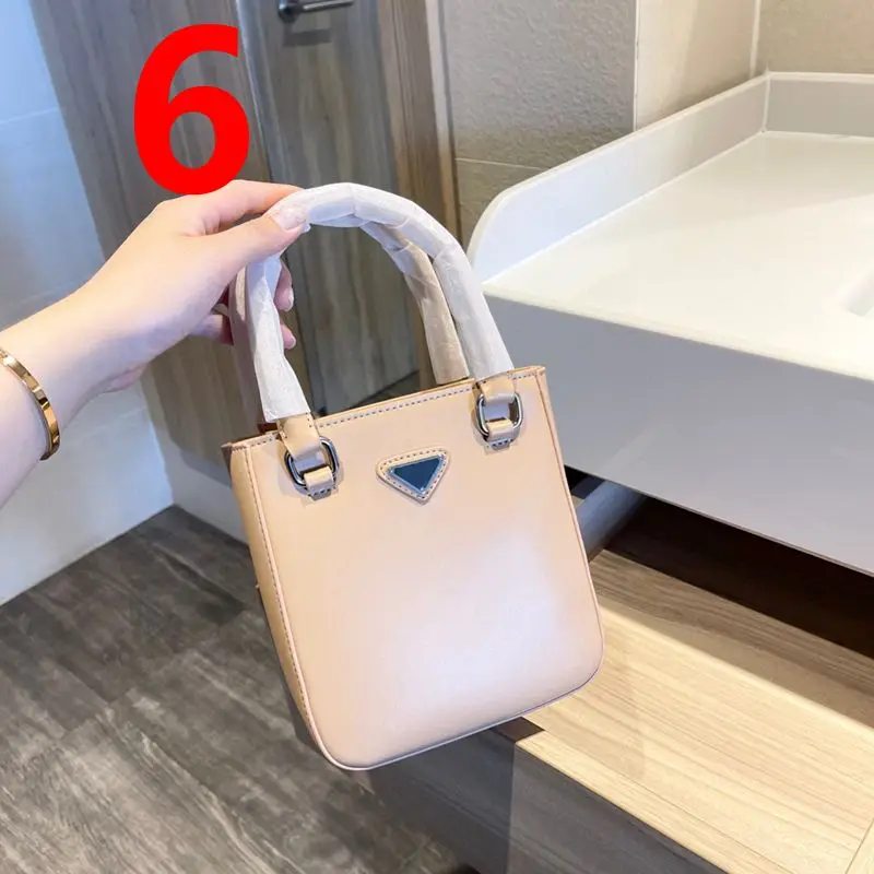 2021 summer trend new musical score bag handbag woman bag fashion all-match shoulder bag messenger bag
2021 summer trend new musical score bag handbag woman bag fashion all-match shoulder bag messenger bag