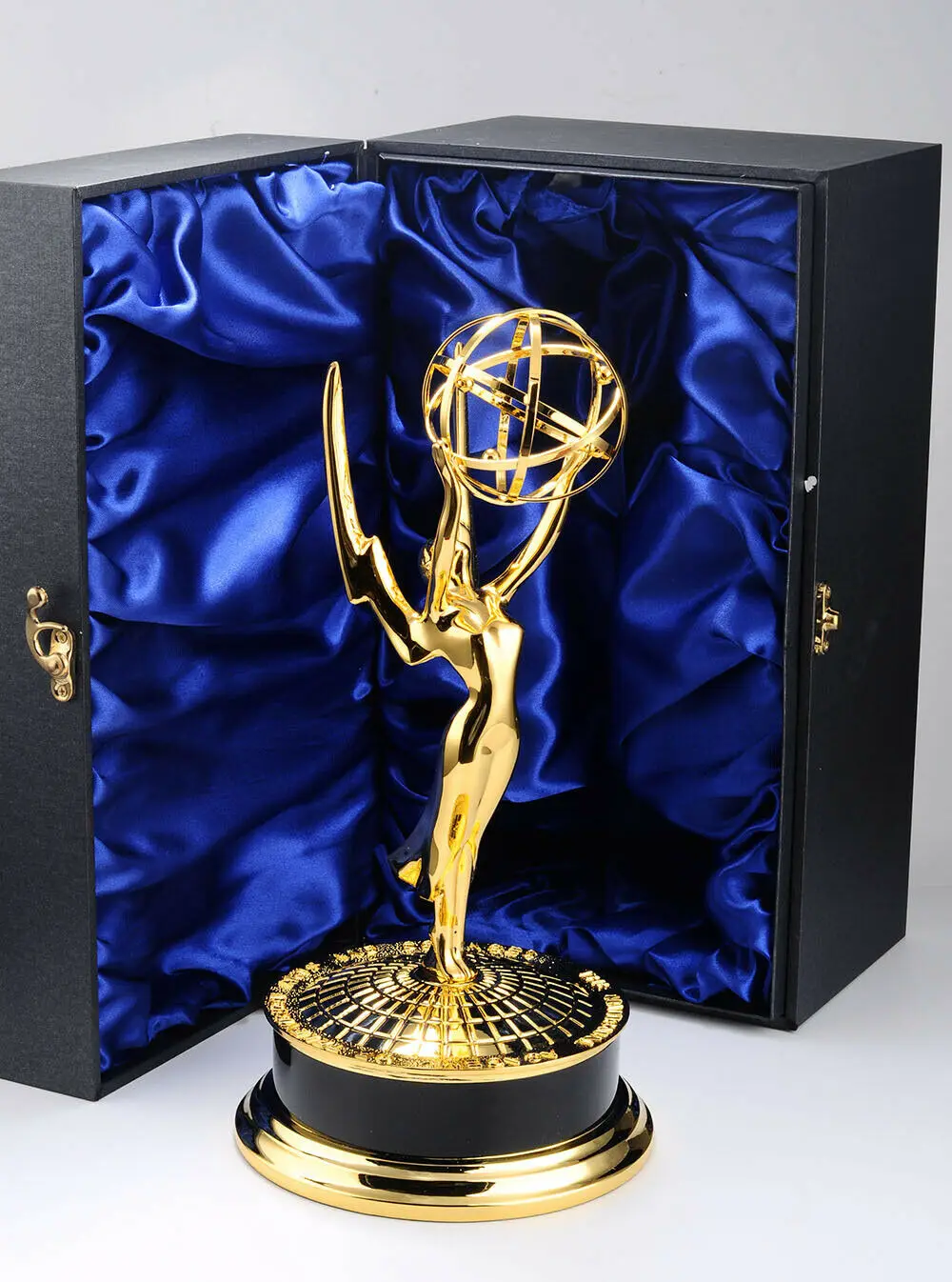 Free Express 1:1 Metal Hollywood Movie Oscar/Emmy/Grammy Awards Trophy Statue Replica Collectible Statuette Souvenir Gifts
Free Express 1:1 Metal Hollywood Movie Oscar/Emmy/Grammy Awards Trophy Statue Replica Collectible Statuette Souvenir Gifts