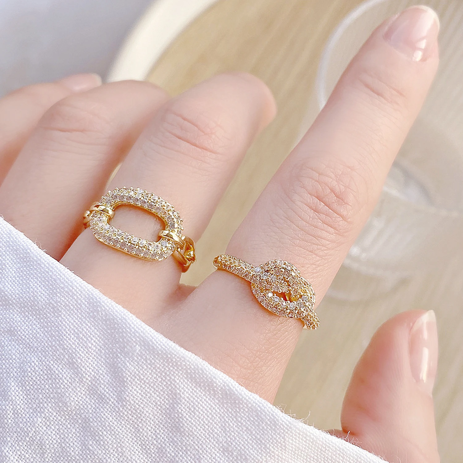 JUWANG Hot Sale Water Drop Design Women Ring Micro Paved Crystal Zircon Elegant Bridal Wedding Engagement Jewelry Ring for Women
JUWANG Hot Sale Water Drop Design Women Ring Micro Paved Crystal Zircon Elegant Bridal Wedding Engagement Jewelry Ring for Women