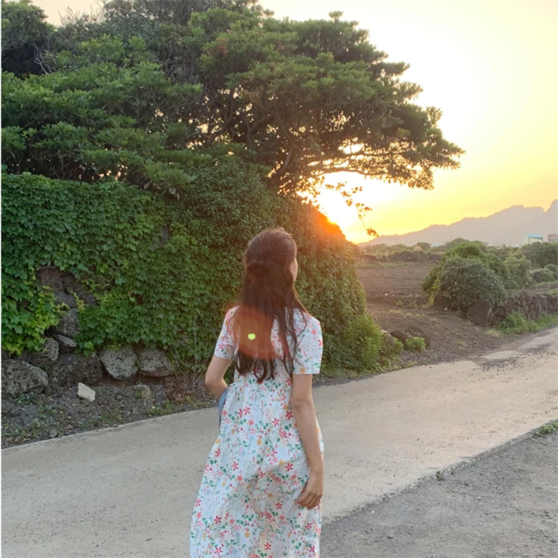 Spring Summer Small Fresh Floral Dresses For Women Vintage Beach Dresses Fashion Short Sleeve Clothing Y922
Spring Summer Small Fresh Floral Dresses For Women Vintage Beach Dresses Fashion Short Sleeve Clothing Y922