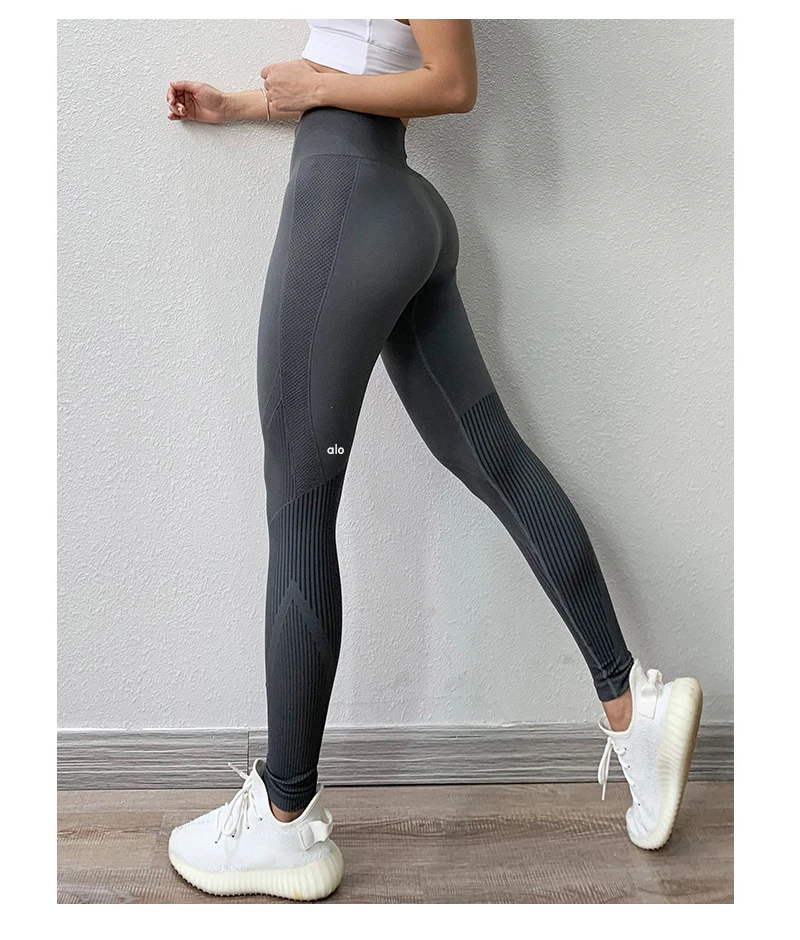 ALO 21FW European and American Style Yoga Pants Training Pants Nude Skin-friendly Leggings High Waist Hip Training Women's Pants
ALO 21FW European and American Style Yoga Pants Training Pants Nude Skin-friendly Leggings High Waist Hip Training Women's Pants