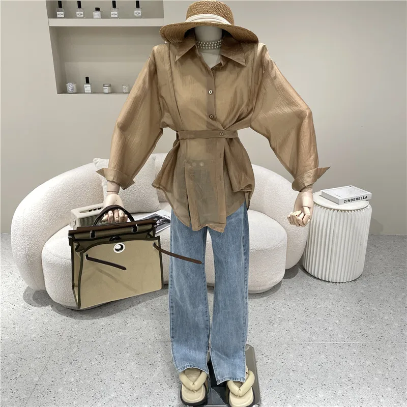 Niche Design New Women's Clothing Summer 2021 Fashion Vintage Loose Medium Length Thin Shirt Design Lace Up Long Sleeve Top
Niche Design New Women's Clothing Summer 2021 Fashion Vintage Loose Medium Length Thin Shirt Design Lace Up Long Sleeve Top