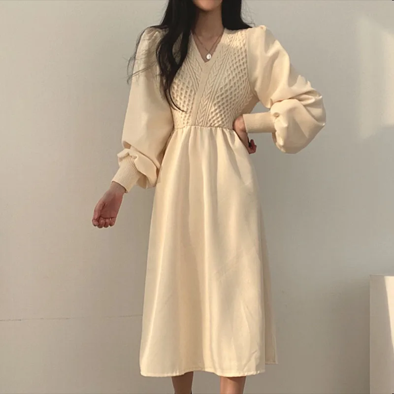Autumn Winter Warm Women'S Sweater Dress V-Neck Lantern Sleeve Knit Dress Retro Elegant Stitching Corduroy A-Line Midi Dresses
Autumn Winter Warm Women'S Sweater Dress V-Neck Lantern Sleeve Knit Dress Retro Elegant Stitching Corduroy A-Line Midi Dresses