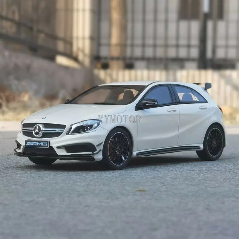 Новинка 1:18 GT Spirit для Benz A45 AMG, литые модели автомобилей из Гонконгской смолы, коллекция подарков, украшение, дисплей белого цвета
Новинка 1:18 GT Spirit для Benz A45 AMG, литые модели автомобилей из Гонконгской смолы, коллекция подарков, украшение, дисплей белого цвета