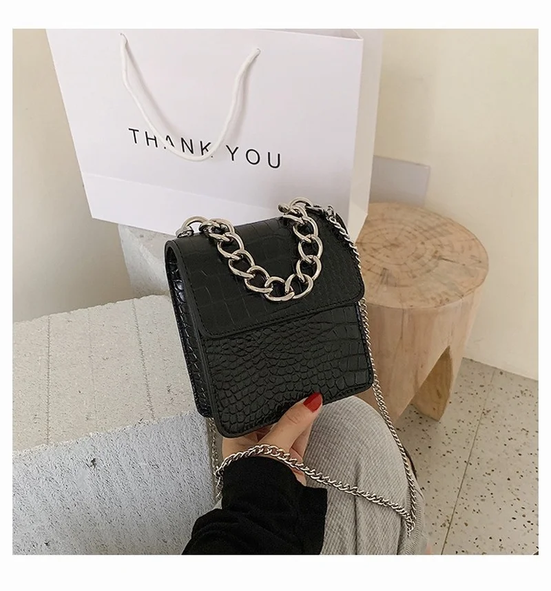 Net Celebrity Retro Ladies Mini Bag 2020 New Trendy Fashion Chain Portable Messenger Bag Wild One-shoulder Small Square Bag
Net Celebrity Retro Ladies Mini Bag 2020 New Trendy Fashion Chain Portable Messenger Bag Wild One-shoulder Small Square Bag