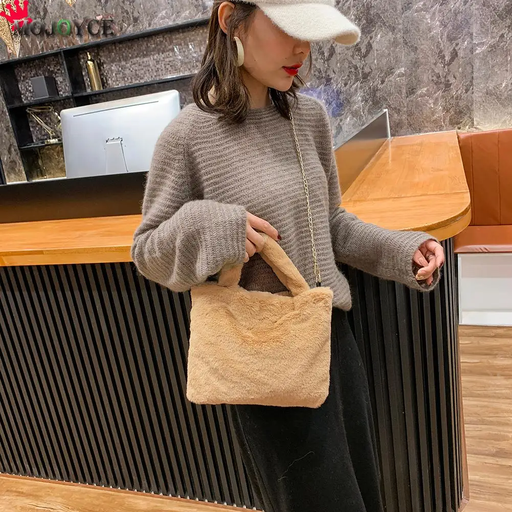 Winter New Fashion Shoulder Bag Female Bag Plush Handbag Messenger Bag Soft Warm Fur Bag Crossbody Bag Women 2020
Winter New Fashion Shoulder Bag Female Bag Plush Handbag Messenger Bag Soft Warm Fur Bag Crossbody Bag Women 2020