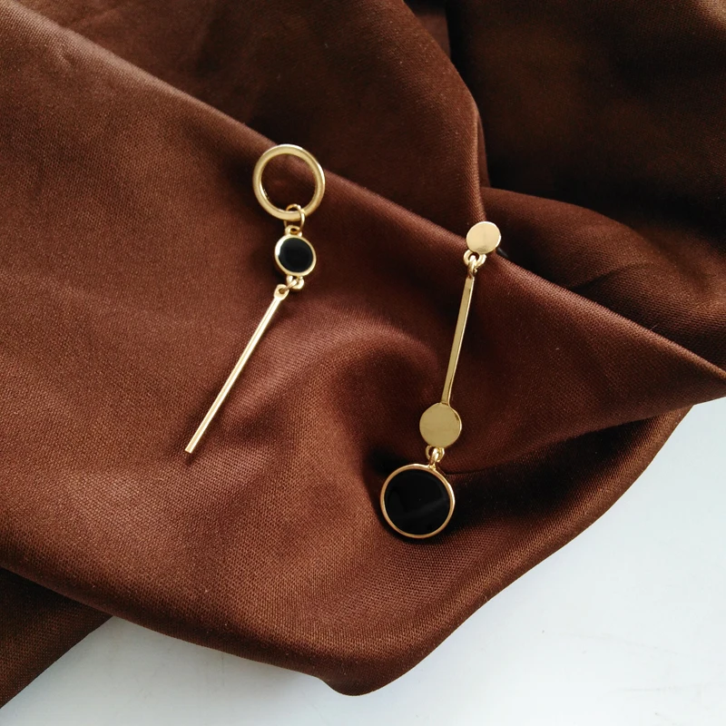 Vintage Personality asymmetric stud earrings contracted geometric round stud earrings gifts for women kpop Long tassel earrings
Vintage Personality asymmetric stud earrings contracted geometric round stud earrings gifts for women kpop Long tassel earrings