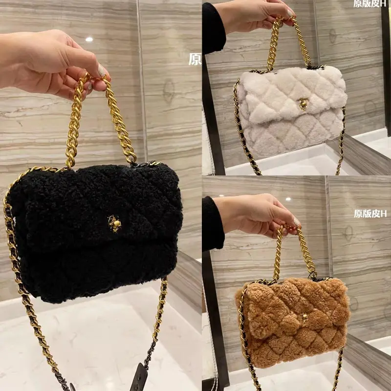 2021 Winter New Women Luxury Design Crossbody Bag Oringinal Quality Real Leather Plush Purses and Handbag Brand Shoulder Bag Sac
2021 Winter New Women Luxury Design Crossbody Bag Oringinal Quality Real Leather Plush Purses and Handbag Brand Shoulder Bag Sac
